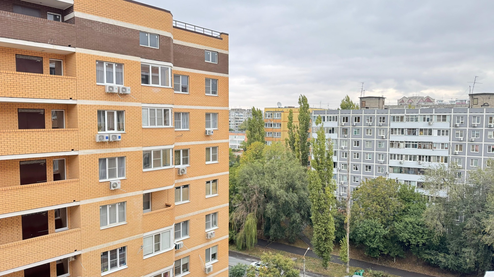 Уютная Атмосфера на Комарова