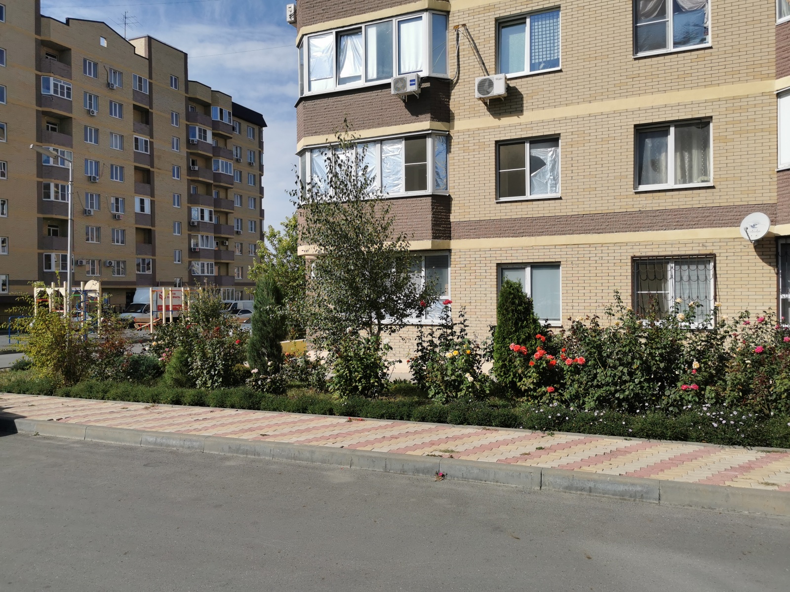 Бульвар Платова 7 кв 14