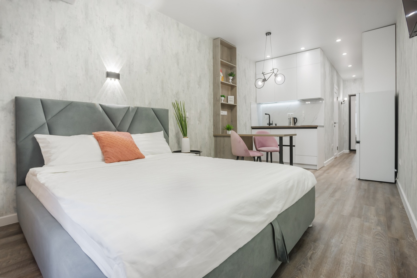 Квартира-студия 28  м², 19/25 эт.