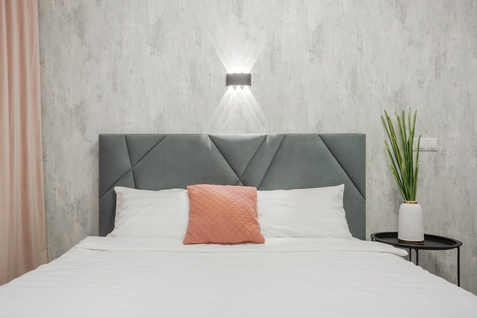 Квартира-студия 28  м², 19/25 эт.