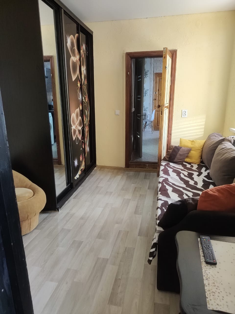 2 км. квартира 30 кв. м. у Театральной площади в Доходном доме конца XIX века 