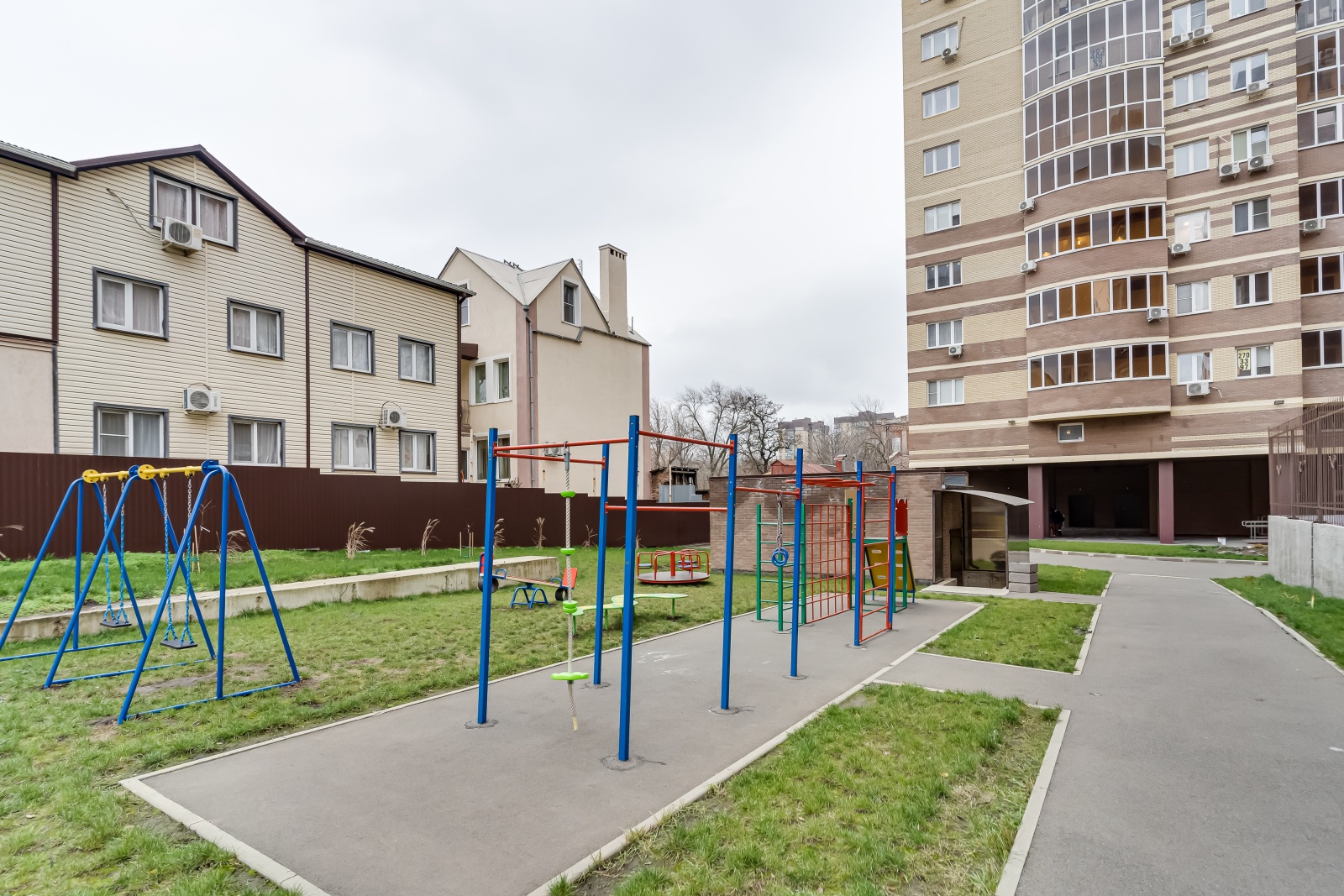Сдам посуточно центр, Буденовский /Черепахина 2+2, отчетные документы 