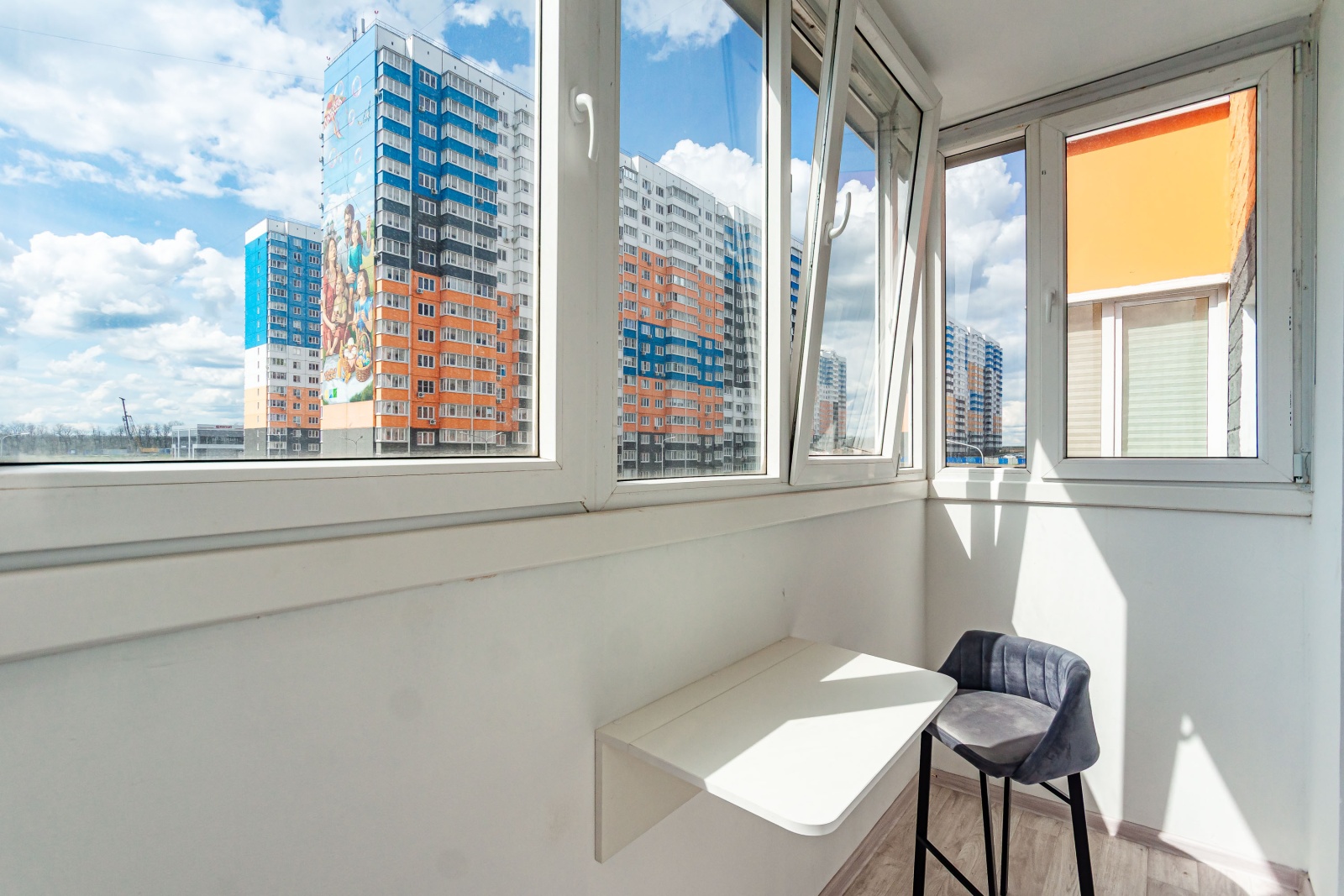 Умная студия на Дмитрия Петрова 7