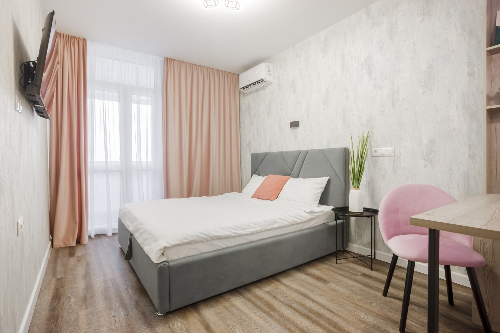 Квартира-студия 28  м², 19/25 эт.